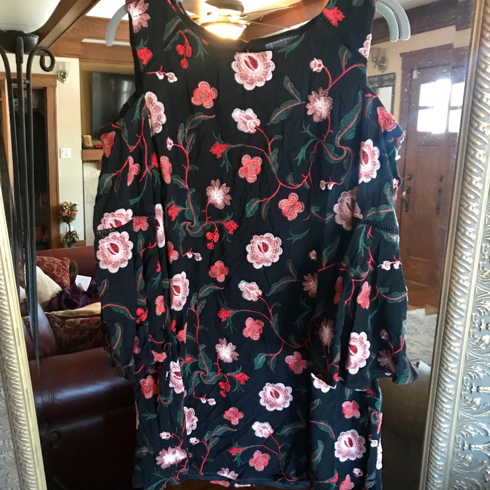 New Cold Shoulder dress with tags, Size 8